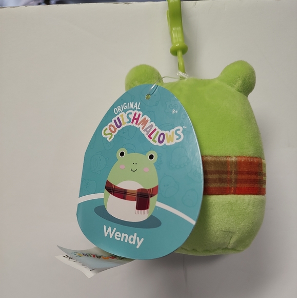 NWT Squishmallow "Wendy" the frog 🐸 with a scarf,  Clip keychain with tags - Picture 4 of 4